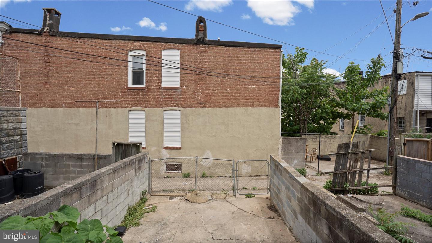 537 N Milton Ave Property Photo 35