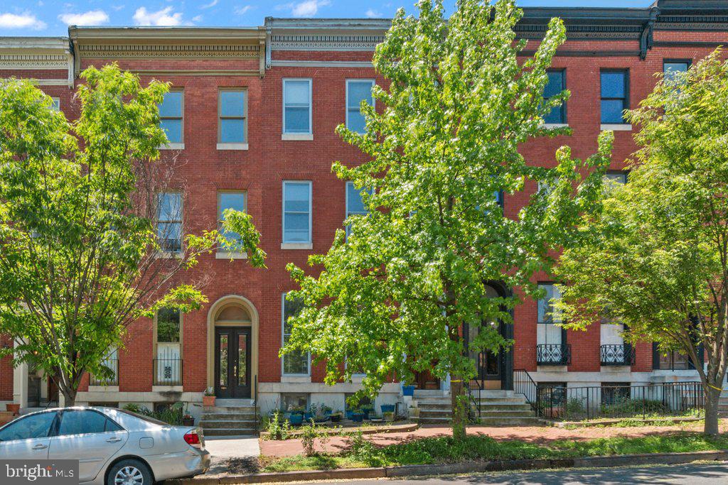 1728 Bolton St Property Photo 2