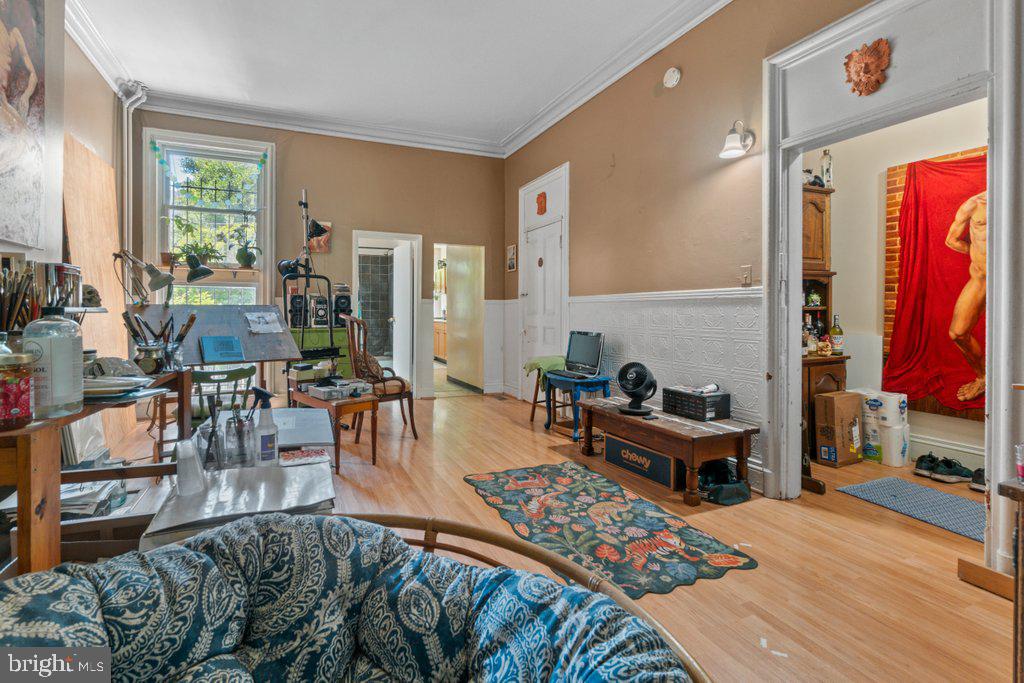 1728 Bolton St Property Photo 4