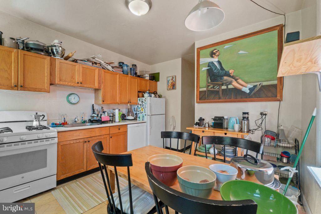 1728 Bolton St Property Photo 8
