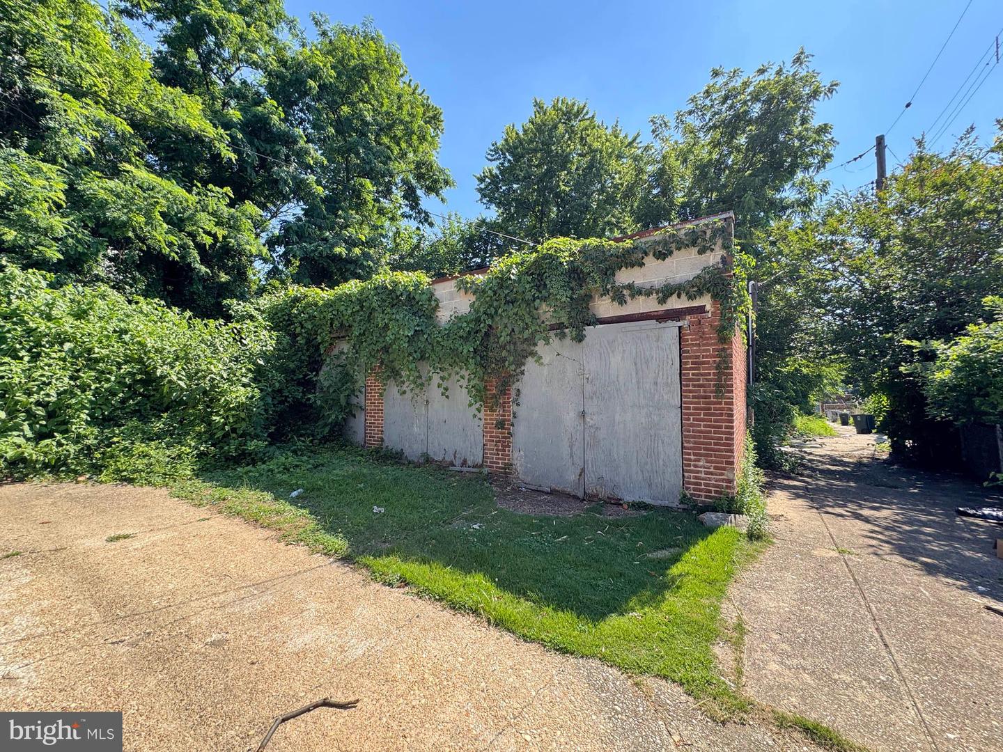Unknown Property Photo 5