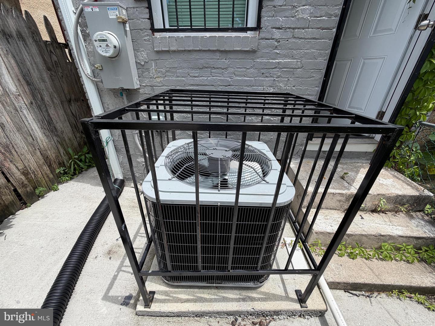 1410 N Milton Ave Property Photo 10