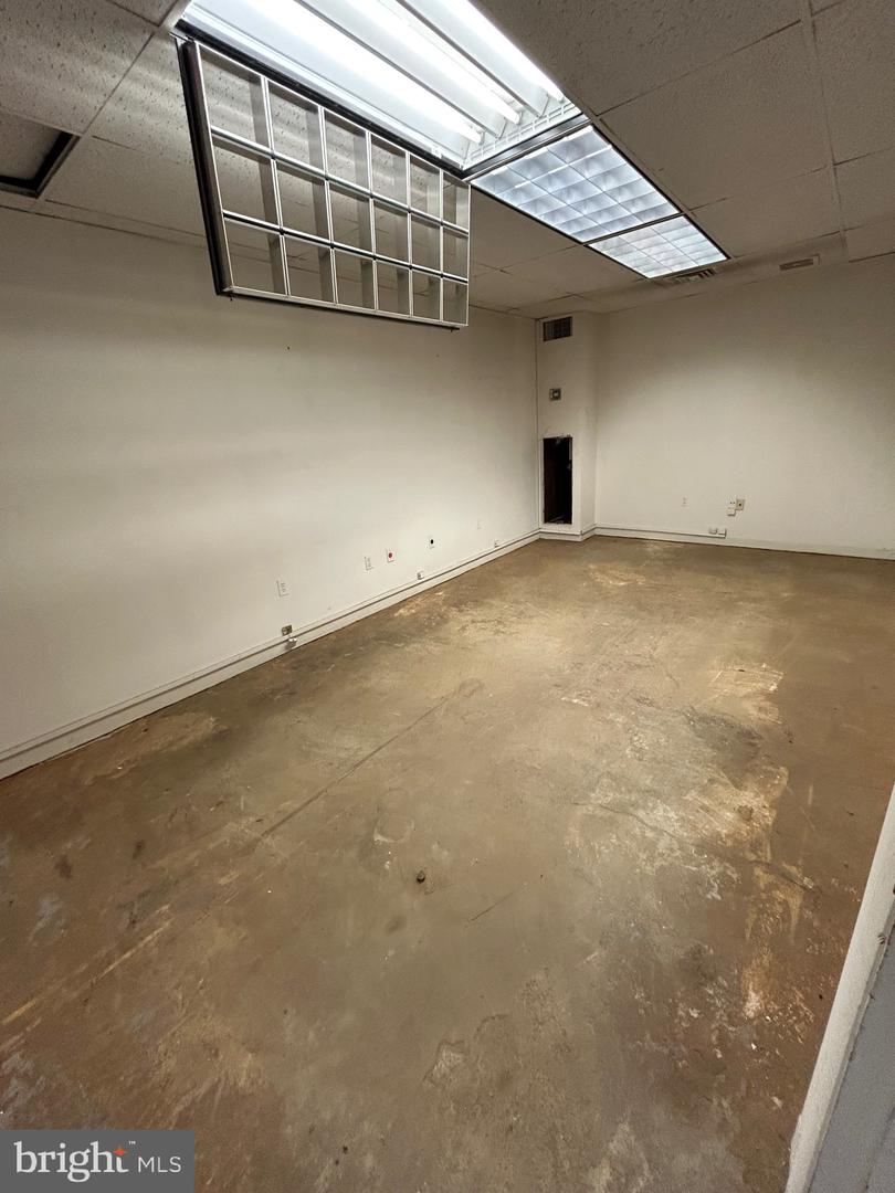 1 E Chase St #r216 Property Photo 7