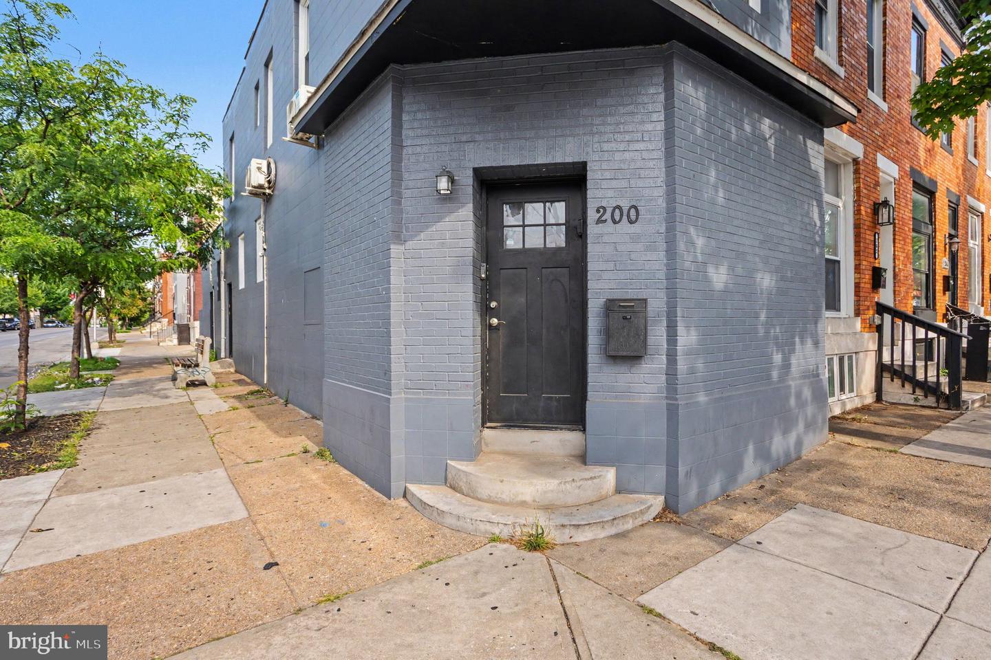 200 N Ellwood Ave Property Photo 3
