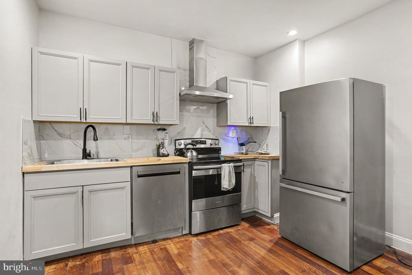 200 N Ellwood Ave Property Photo 11