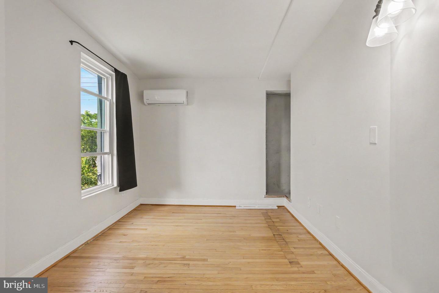 200 N Ellwood Ave Property Photo 16