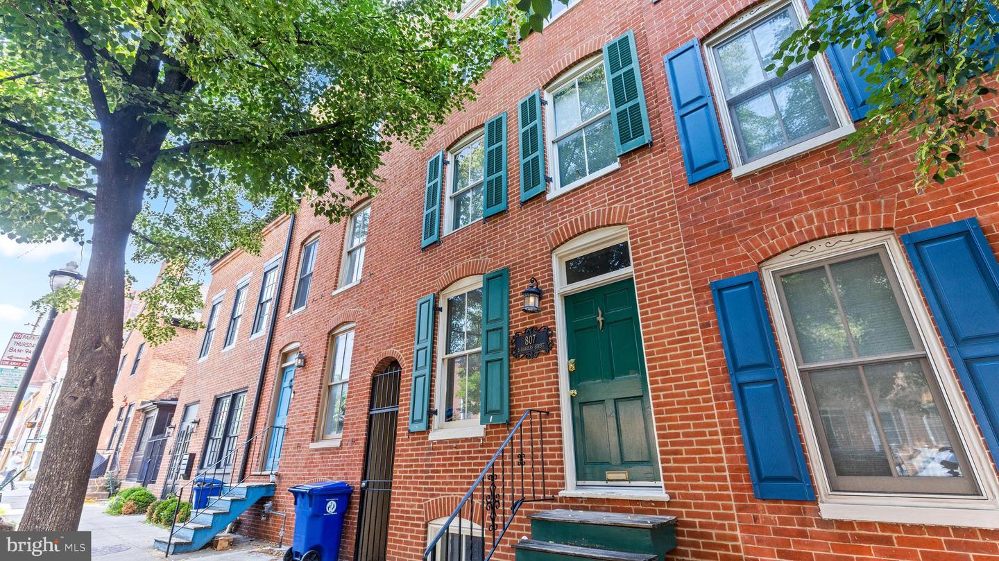 807 S Charles St S Property Photo 1