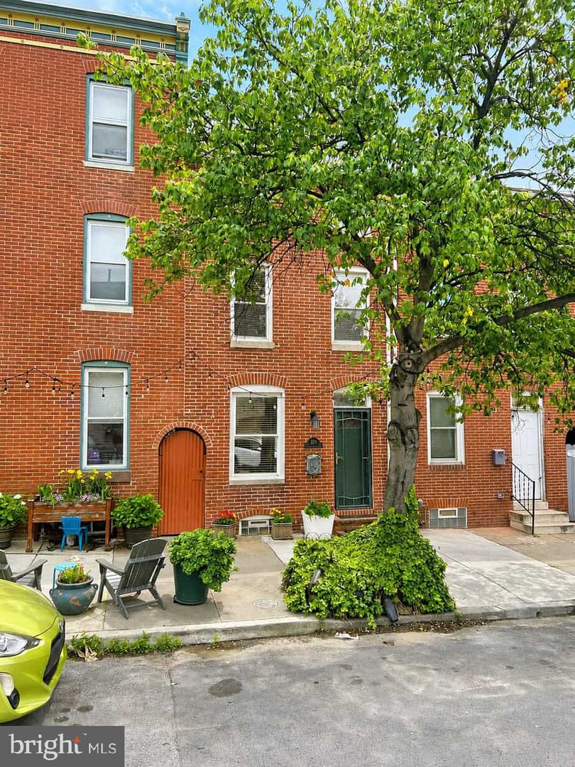 205 S Ann St Property Photo 2