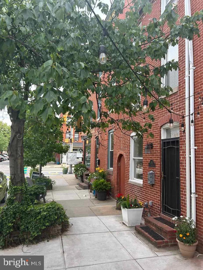 205 S Ann St Property Photo 3