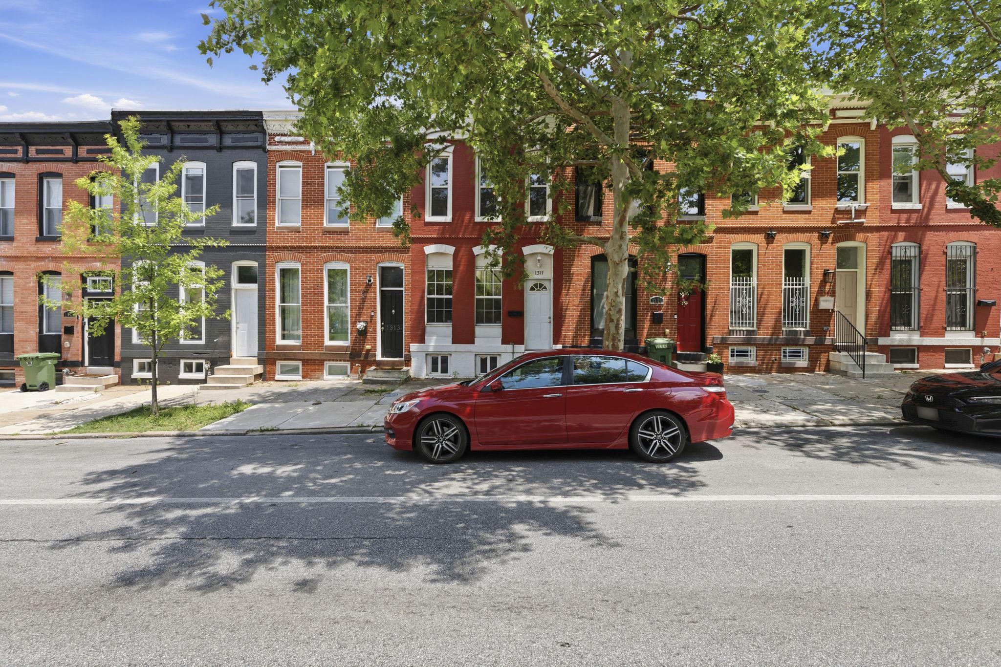 1311 N Broadway Property Photo 1