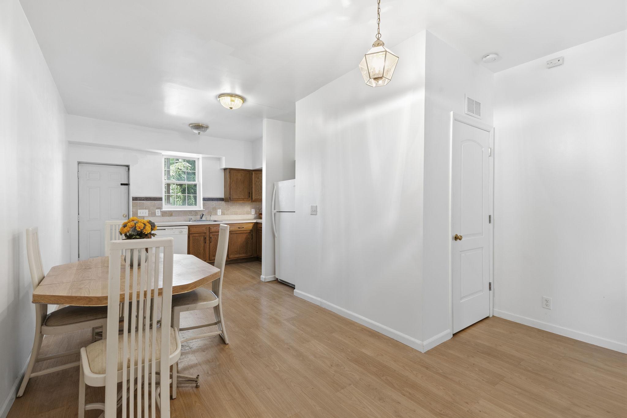 1311 N Broadway Property Photo 7