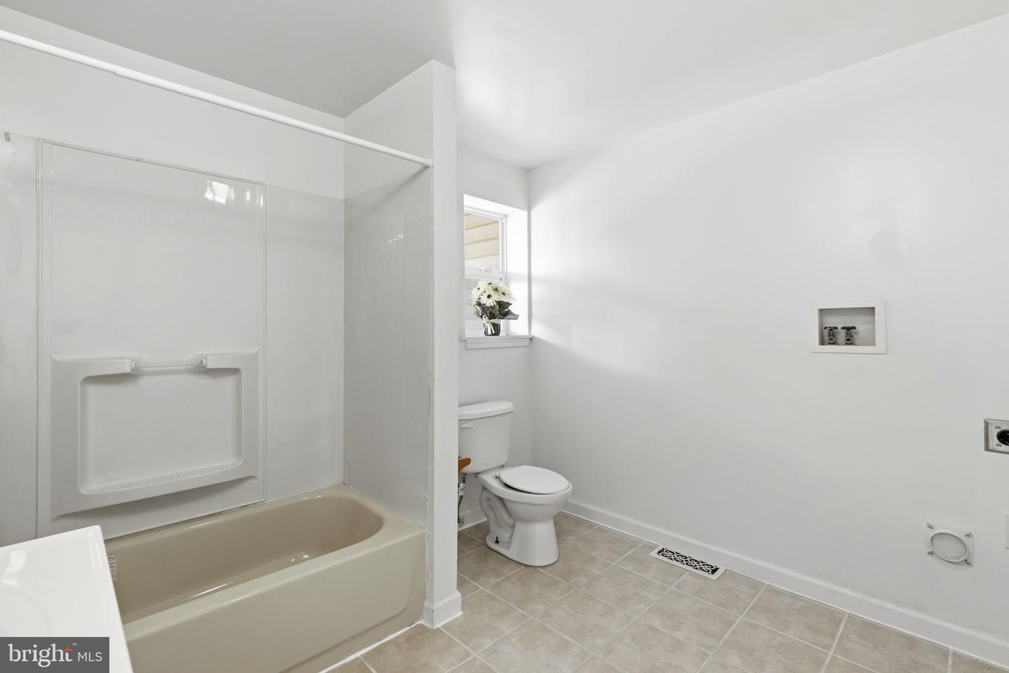 1311 N Broadway Property Photo 14