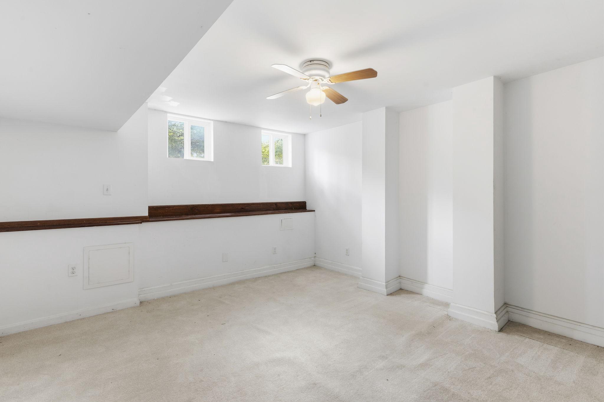 1311 N Broadway Property Photo 17