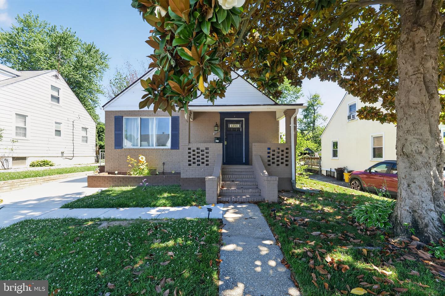 2722 Chesley Ave Property Photo 3