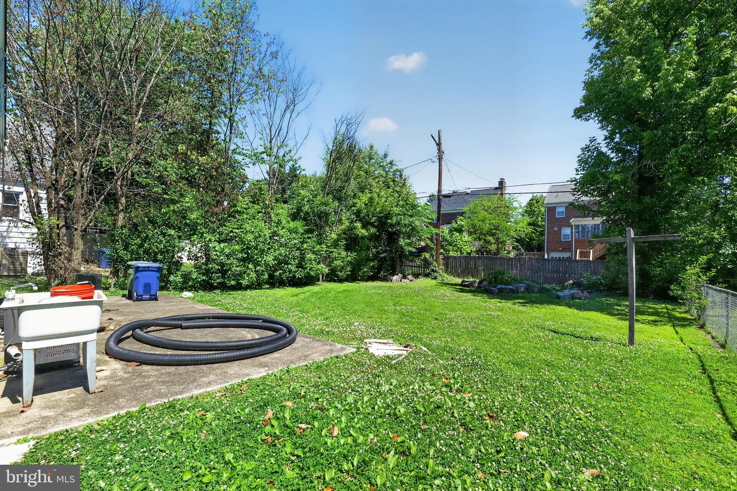 2722 Chesley Ave Property Photo 27