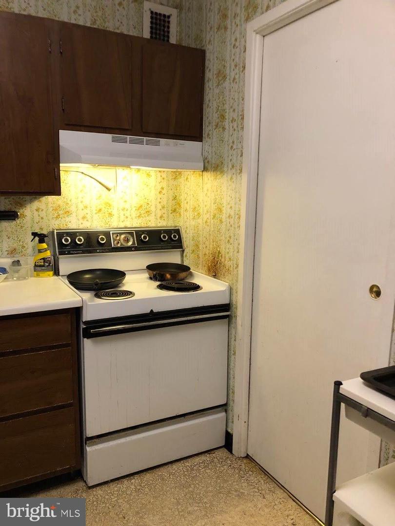 1 E University Pkwy #1001 Property Photo 15