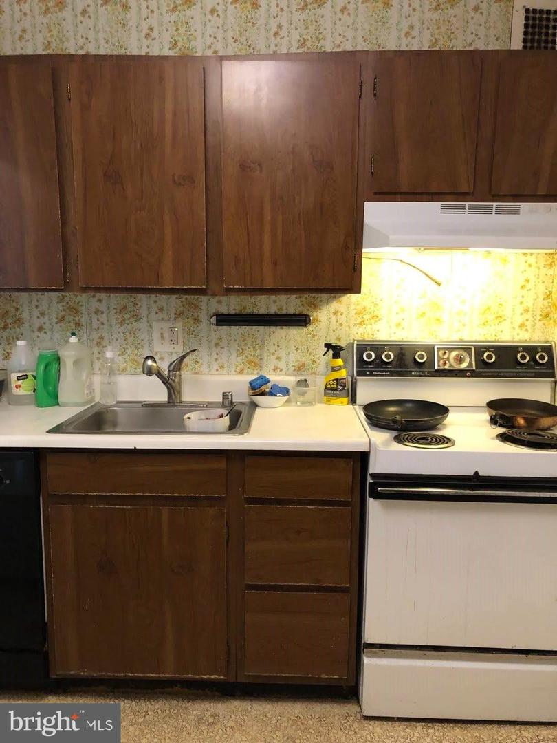 1 E University Pkwy #1001 Property Photo 16