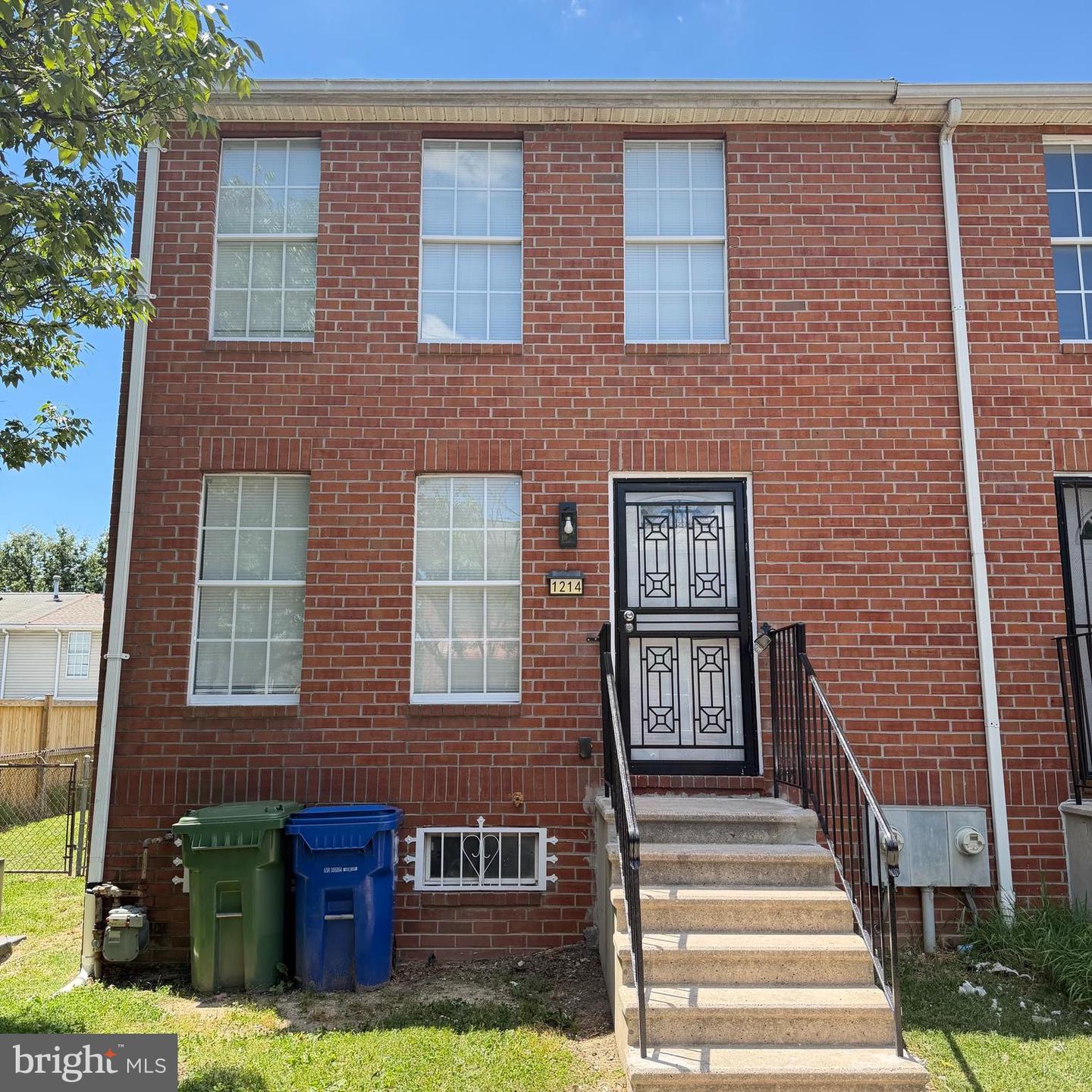 1214 N WOODYEAR ST Property Photo 1