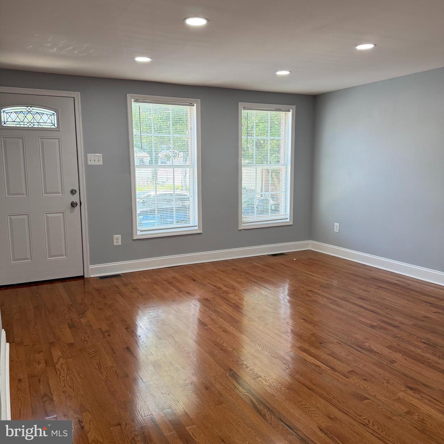 1214 N Woodyear St Property Photo 3