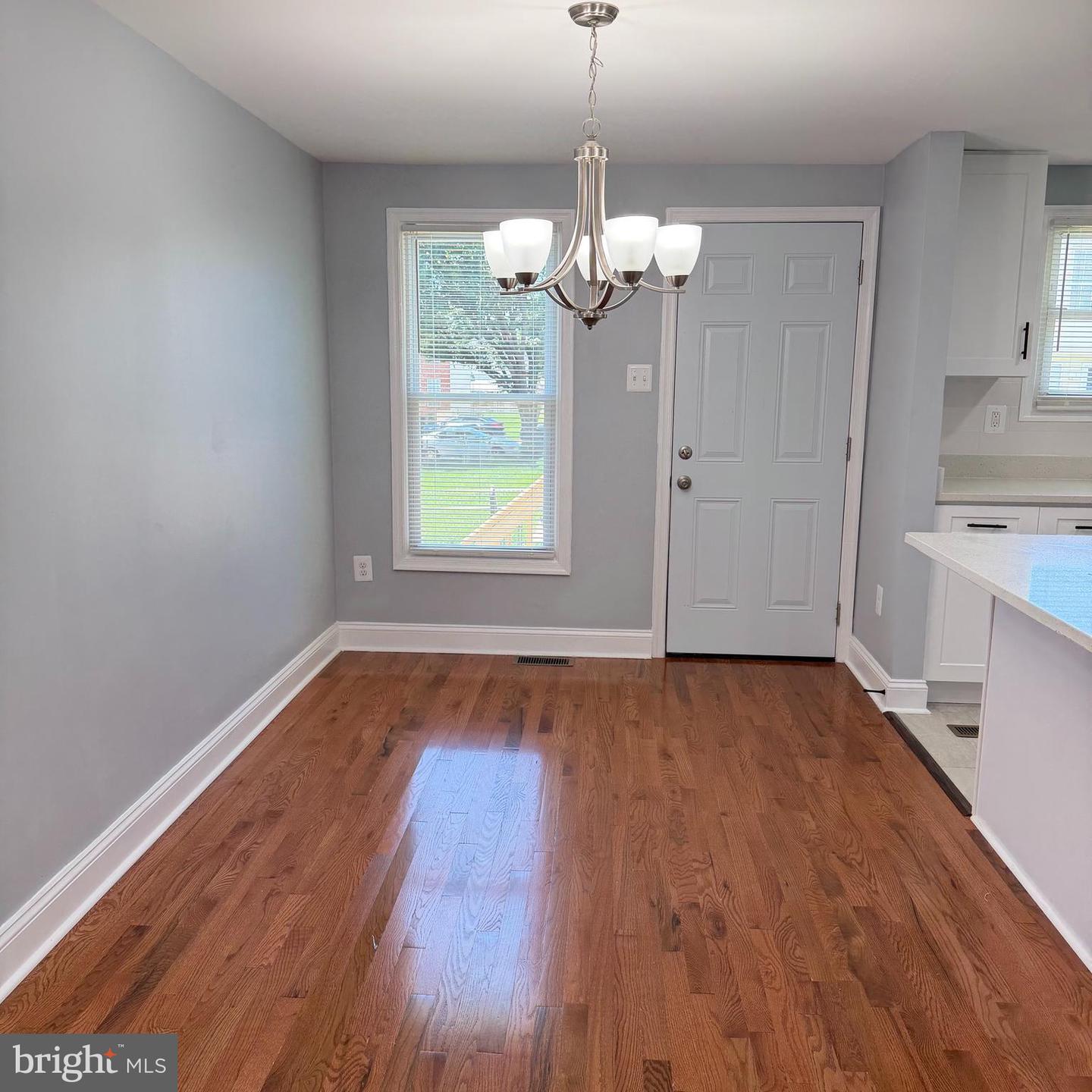 1214 N Woodyear St Property Photo 4