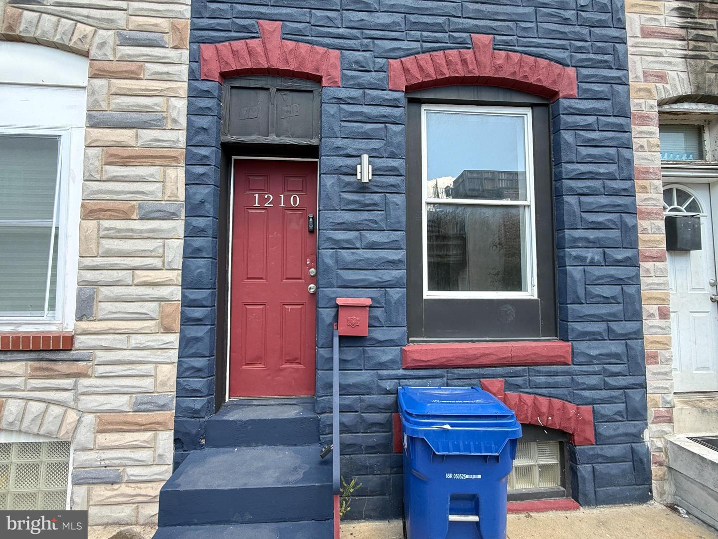 1210 Sargeant St Property Photo 1