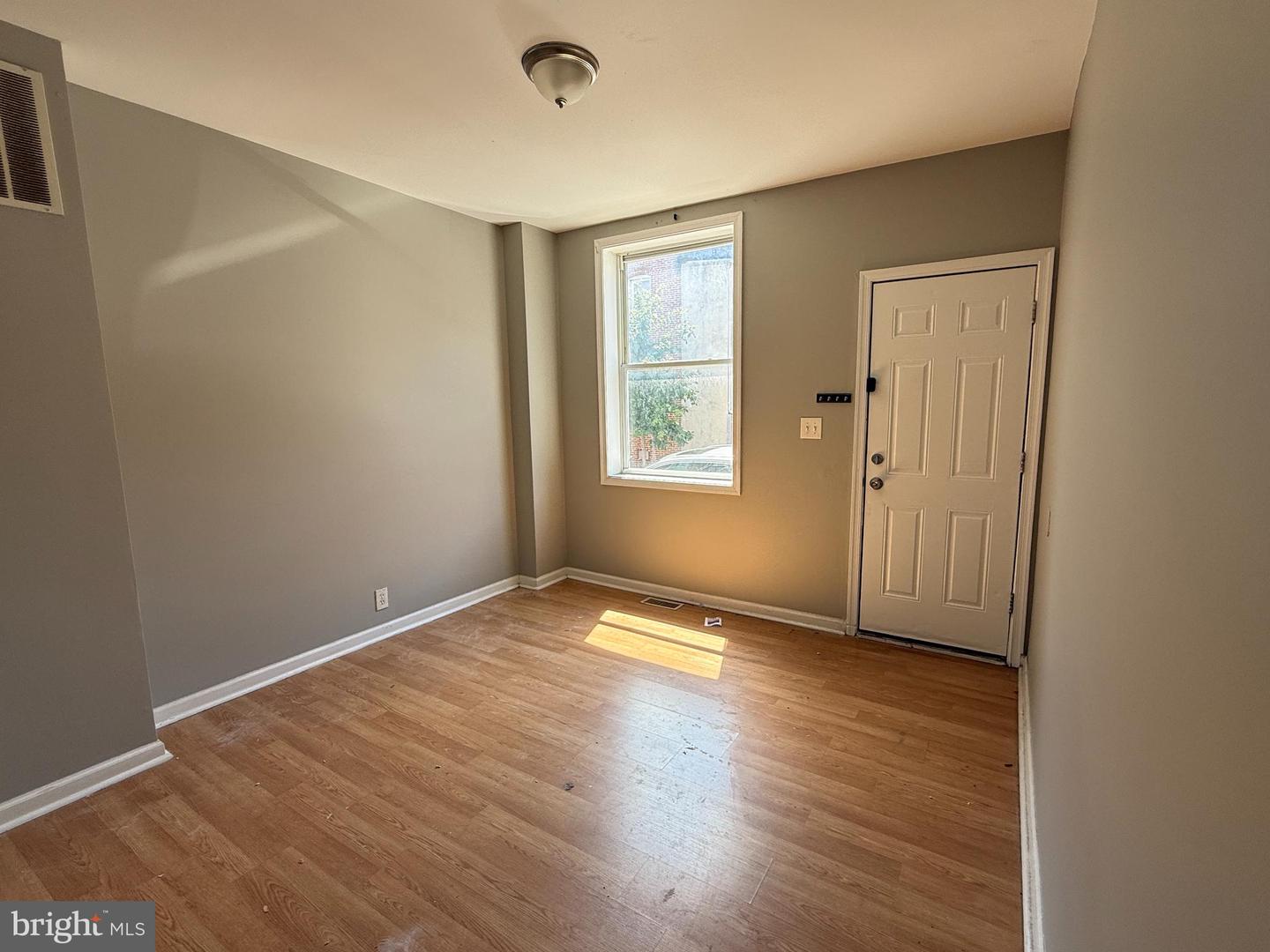 1210 Sargeant St Property Photo 4