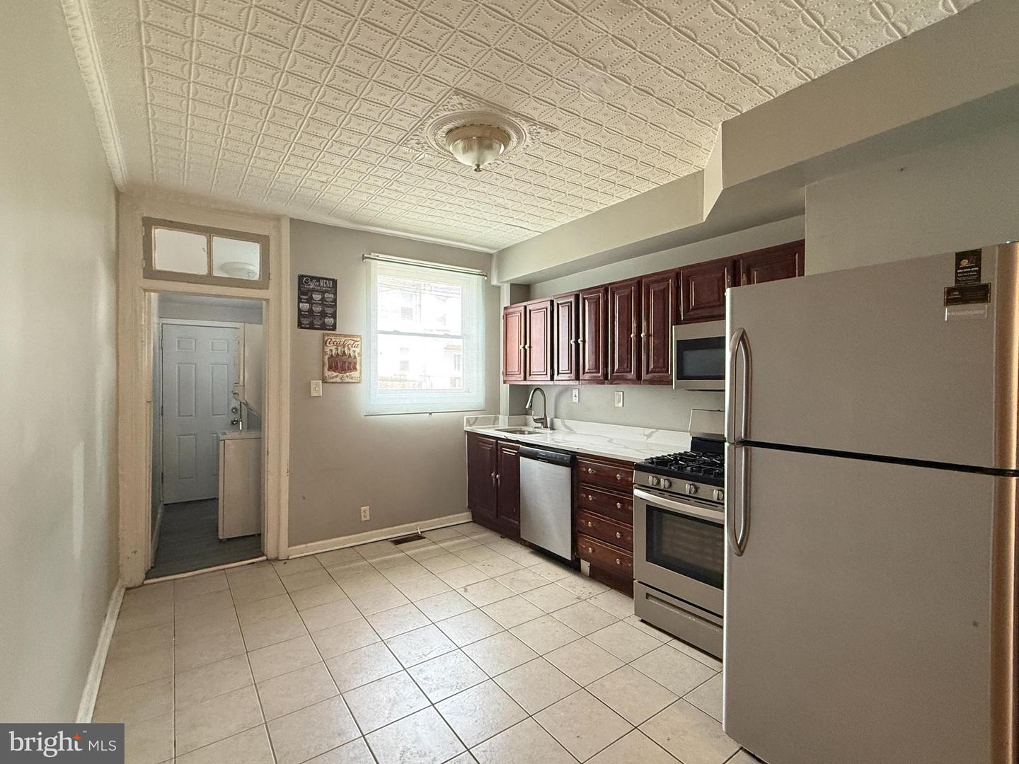 1210 Sargeant St Property Photo 8