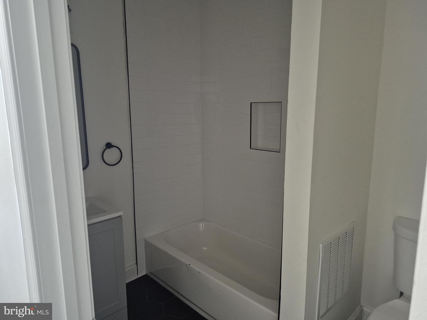 2416 Frederick Ave Property Photo 12