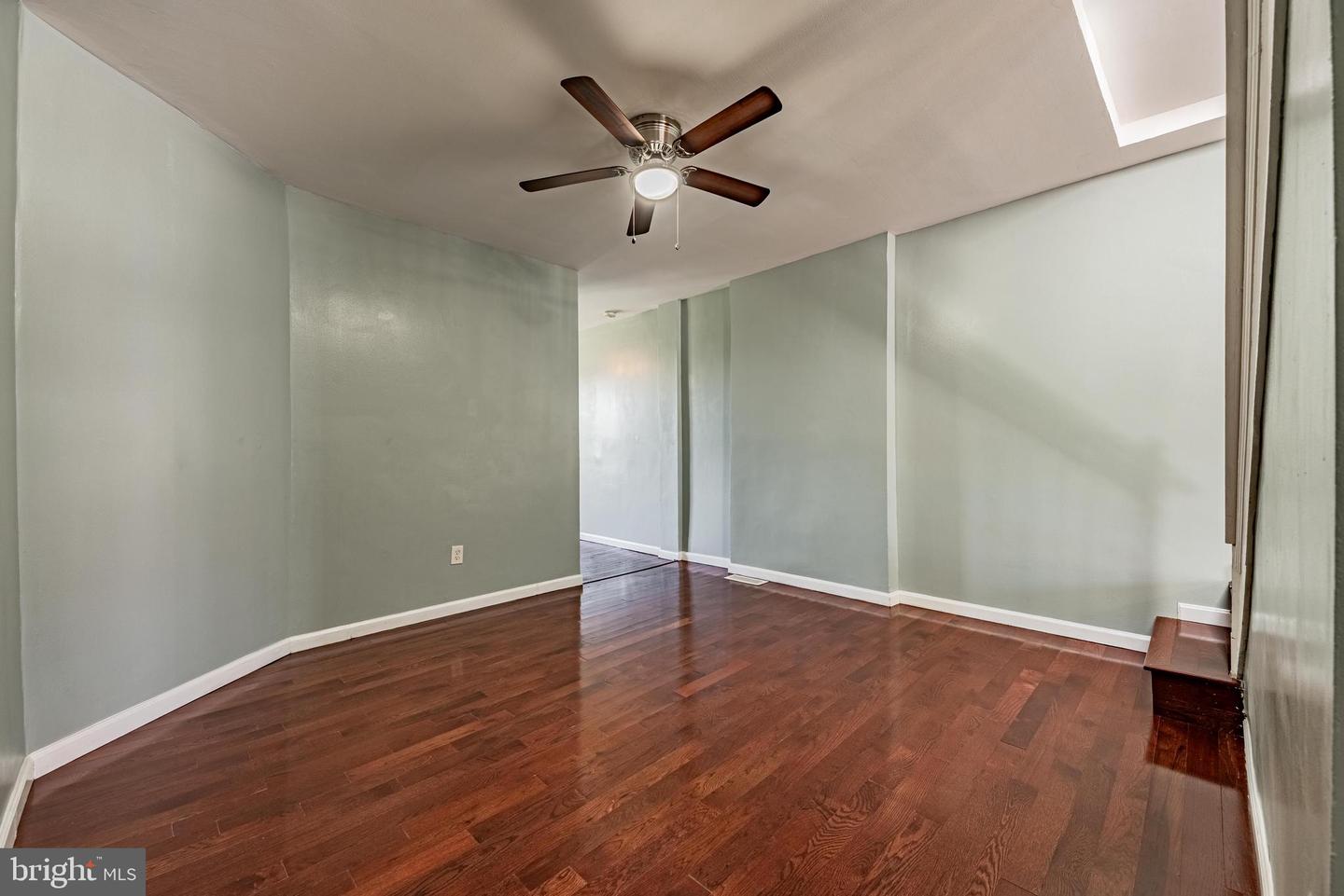 2019 E North Ave Property Photo 12