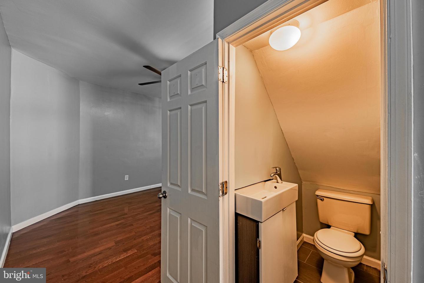 2019 E North Ave Property Photo 13