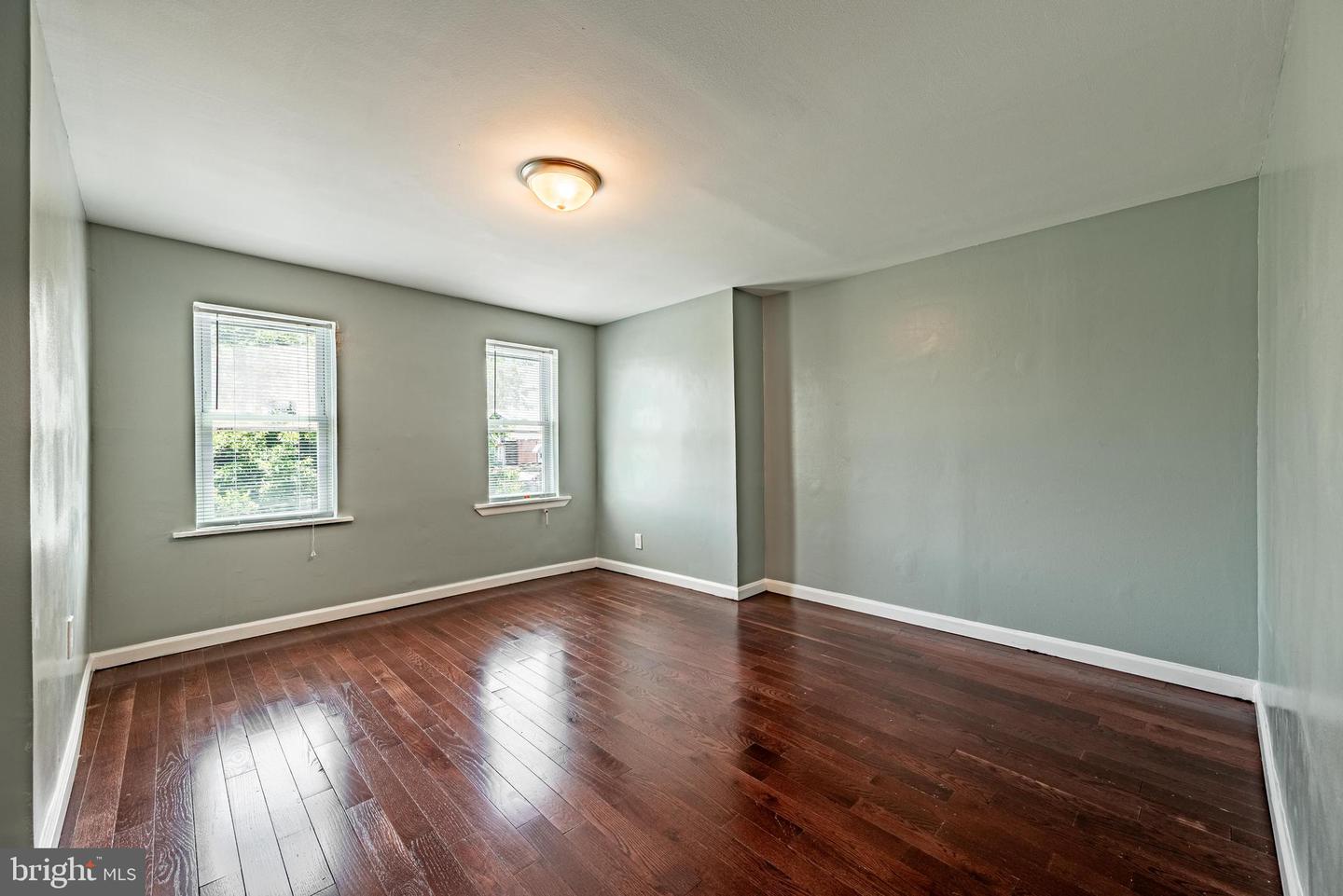 2019 E North Ave Property Photo 15