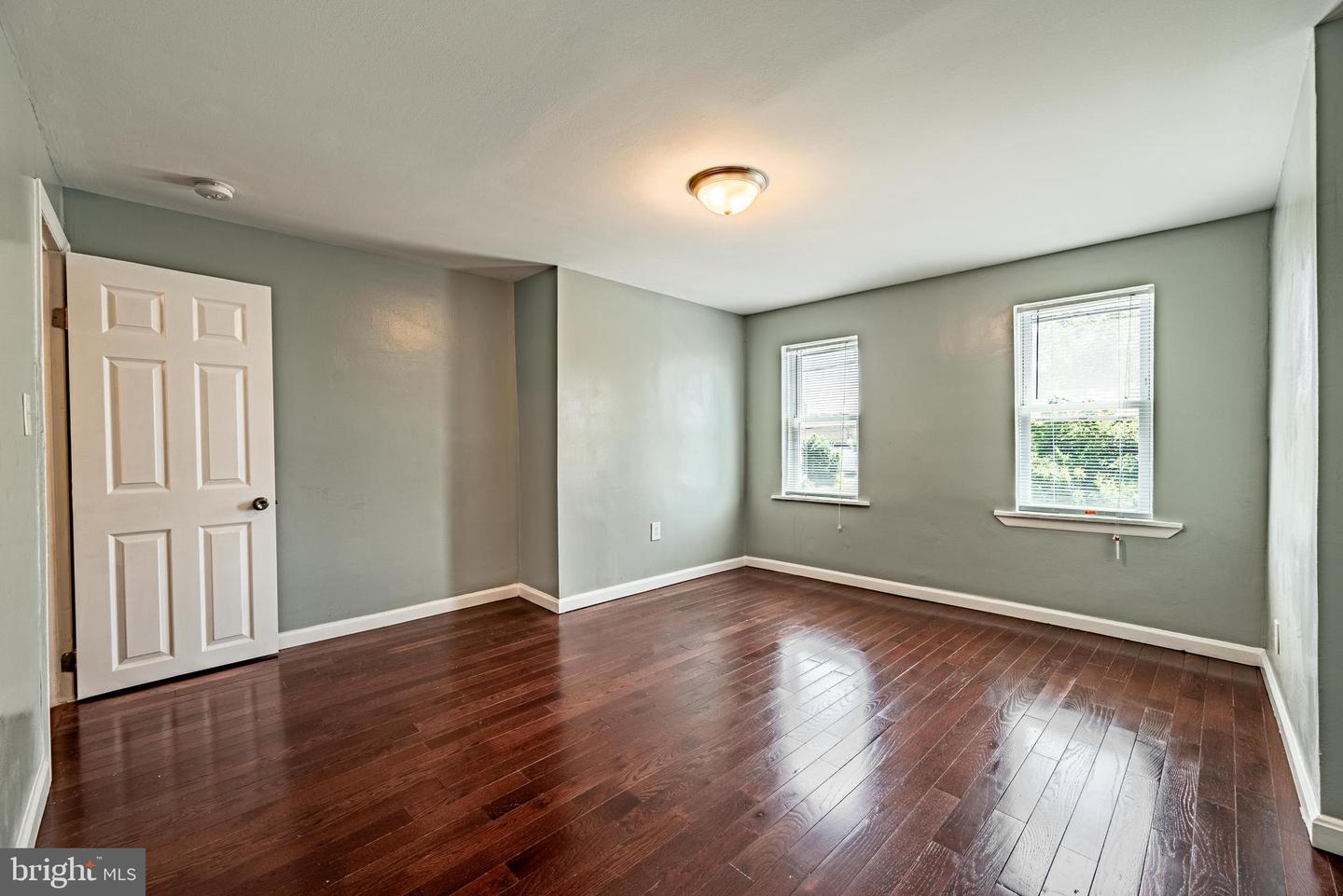 2019 E North Ave Property Photo 16