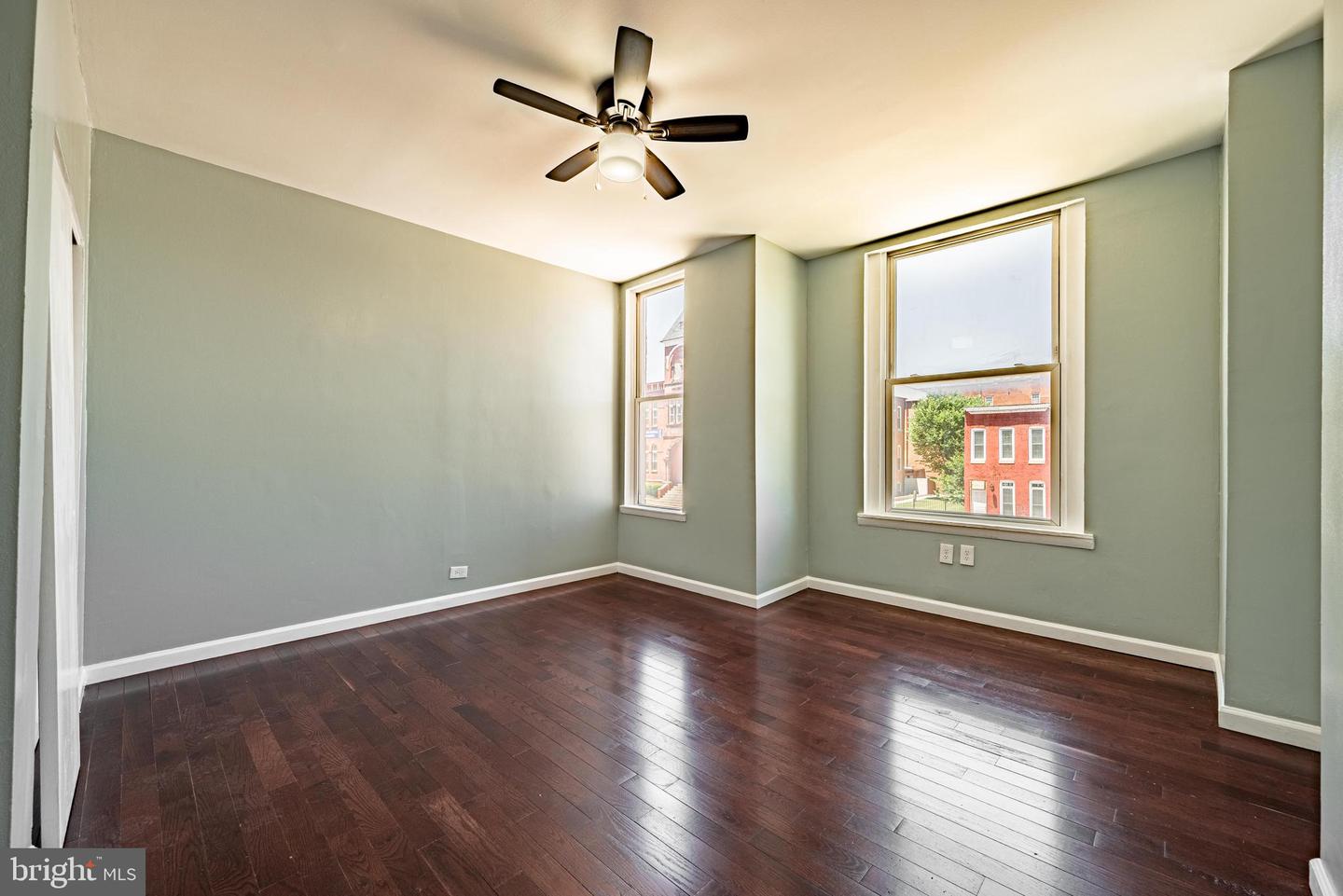2019 E North Ave Property Photo 17