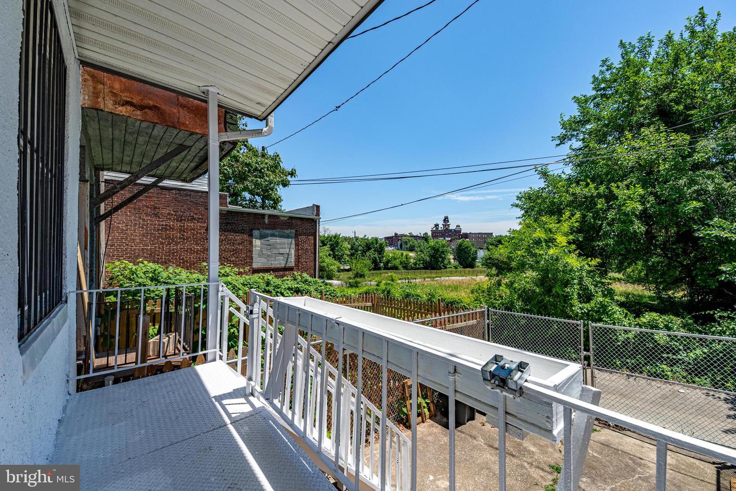 2019 E North Ave Property Photo 25