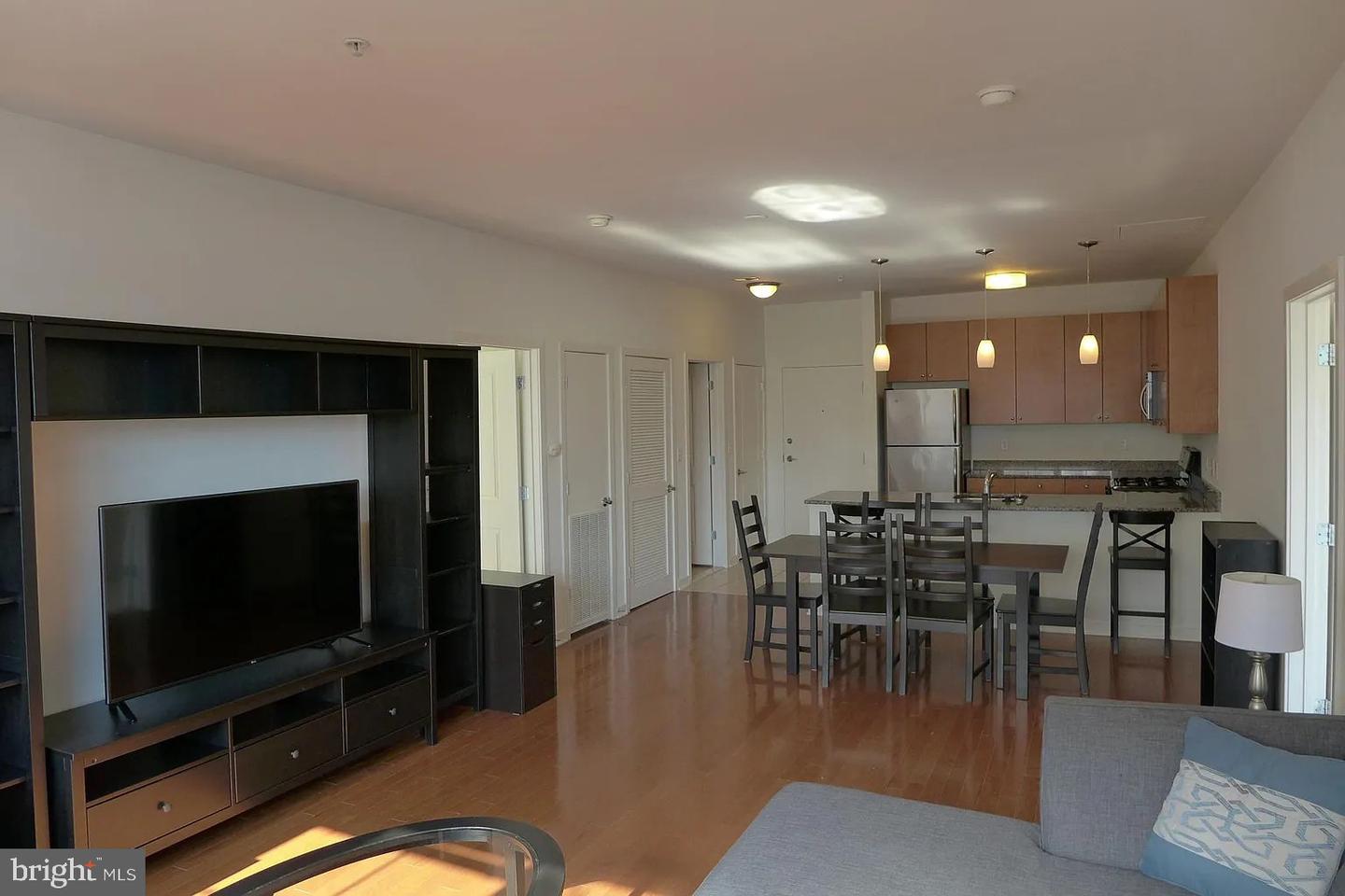 3201 Saint Paul St #309 Property Photo 4