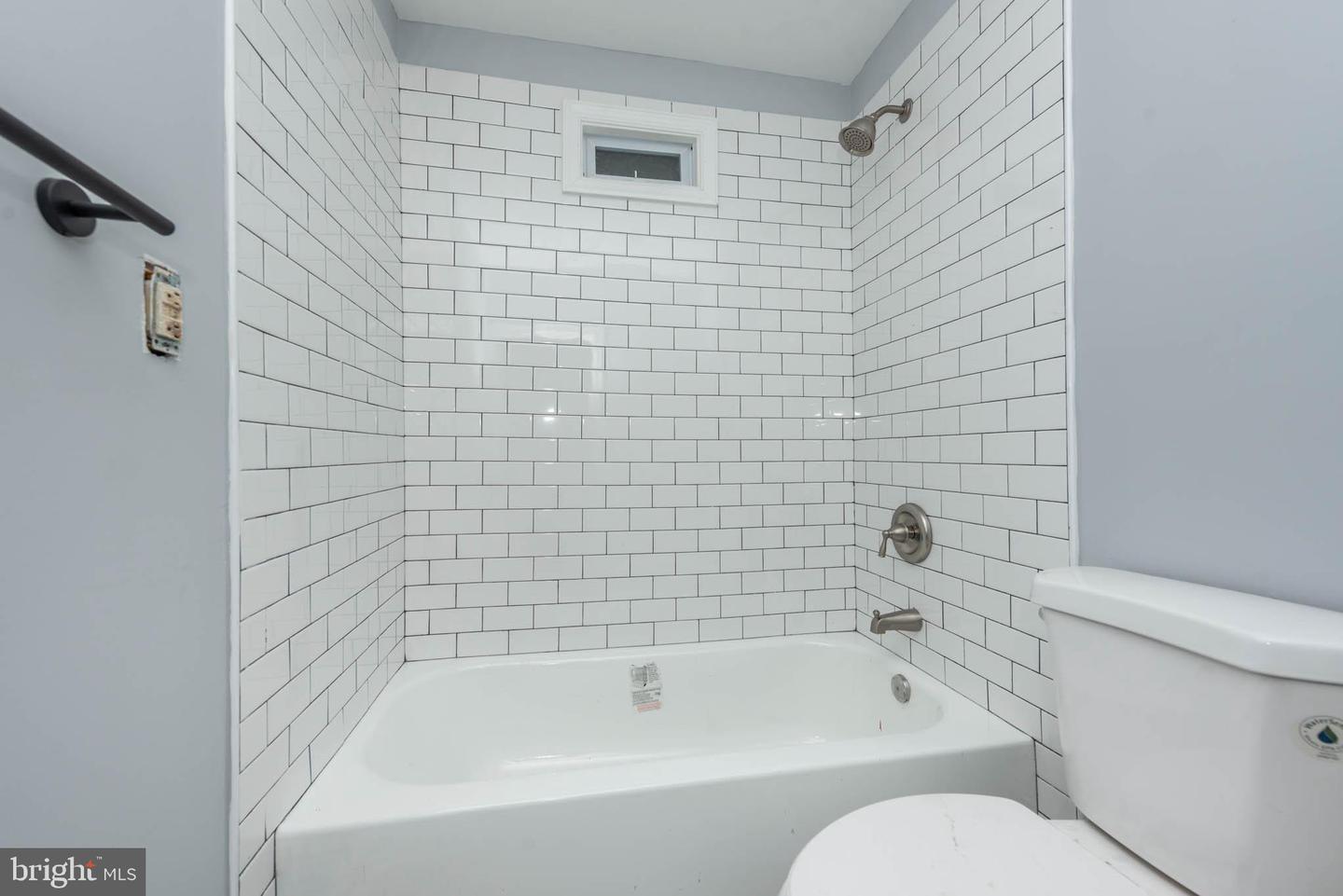 1909 Harlem Ave Property Photo 5