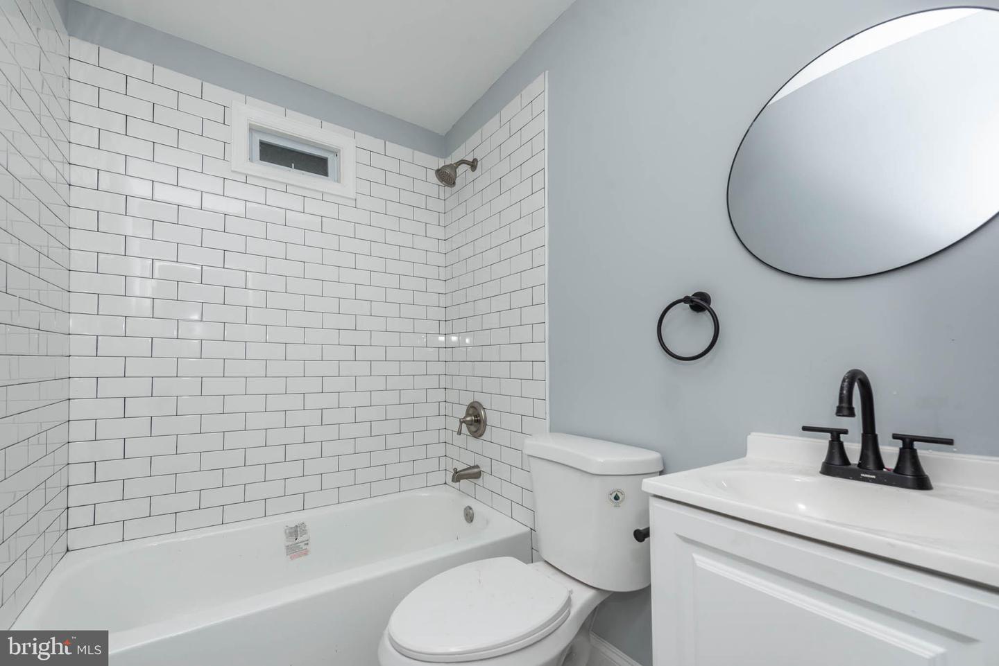 1909 Harlem Ave Property Photo 6