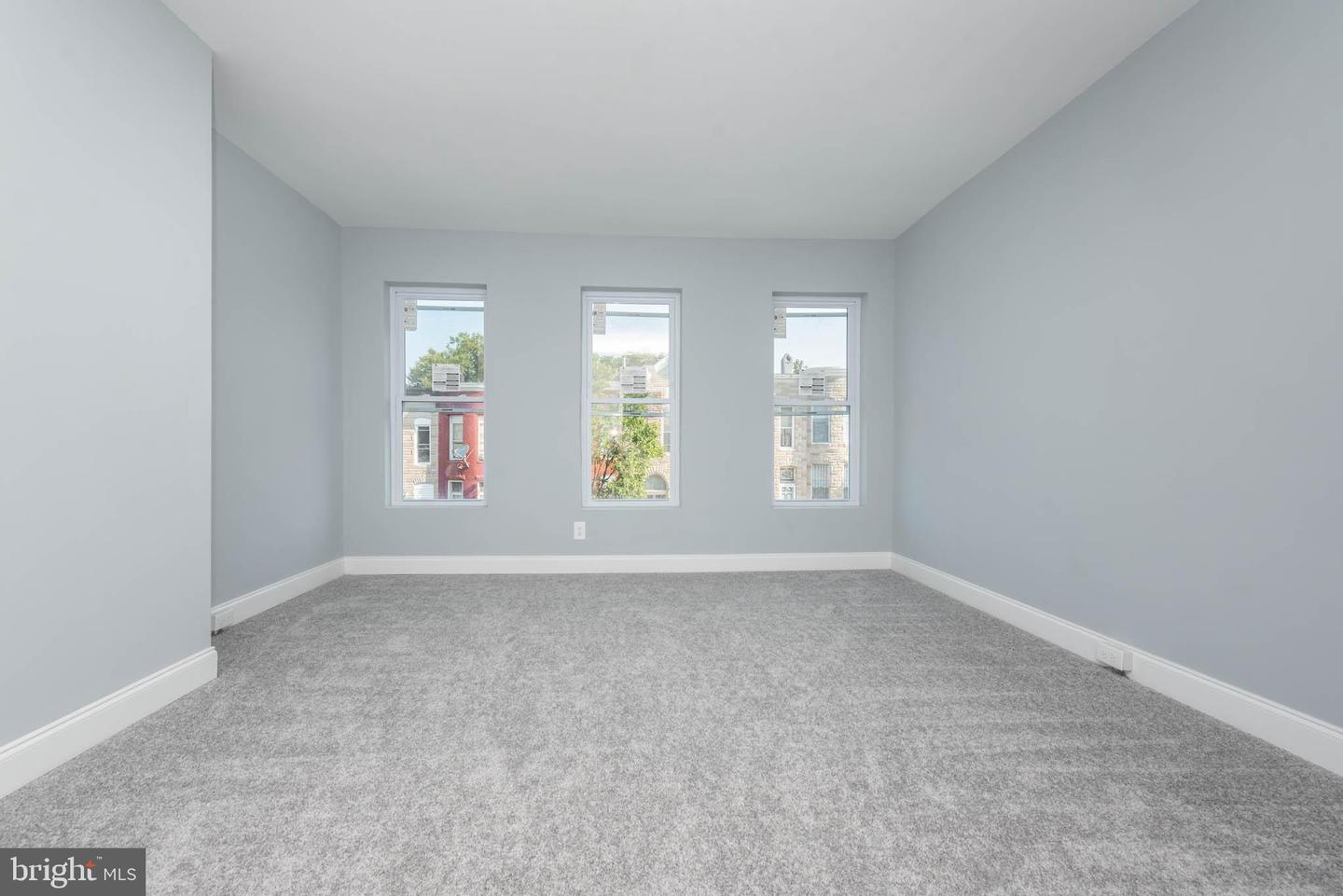 1909 Harlem Ave Property Photo 12