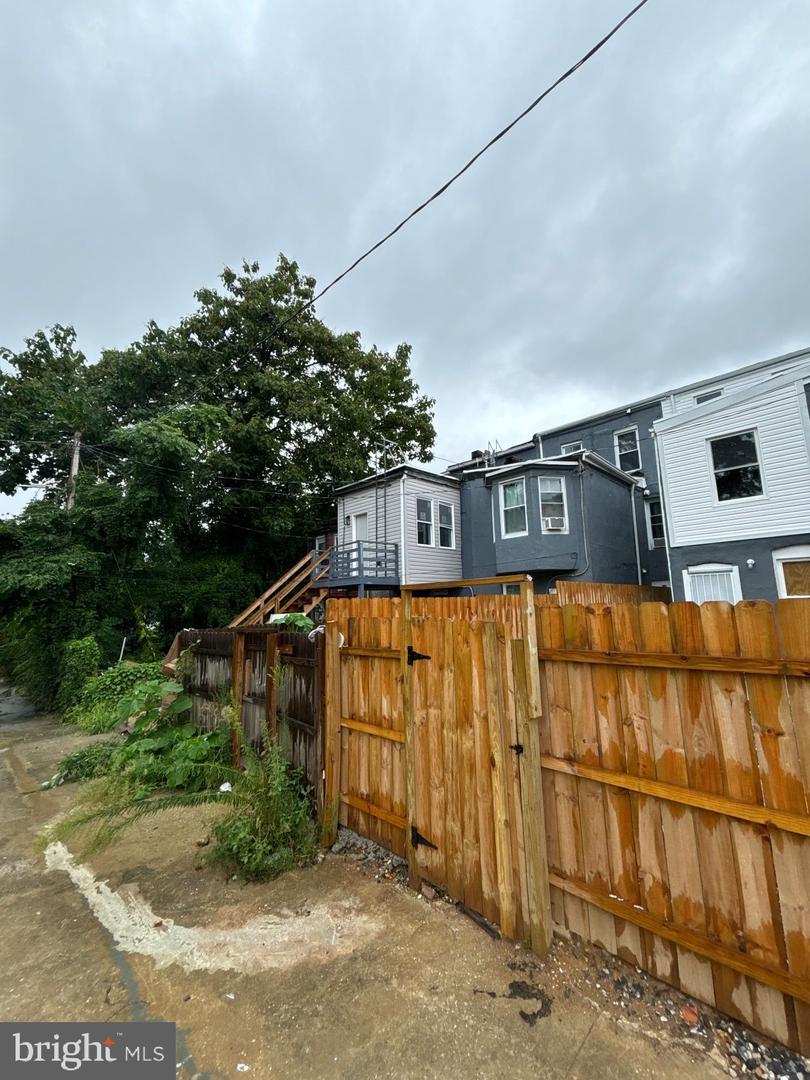 1909 Harlem Ave Property Photo 27