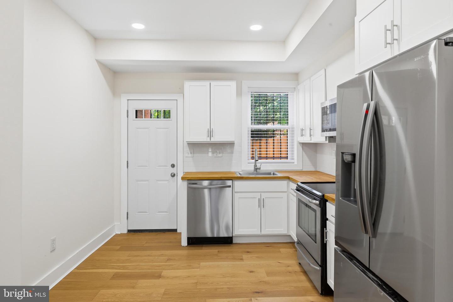 591 Orchard St Property Photo 11