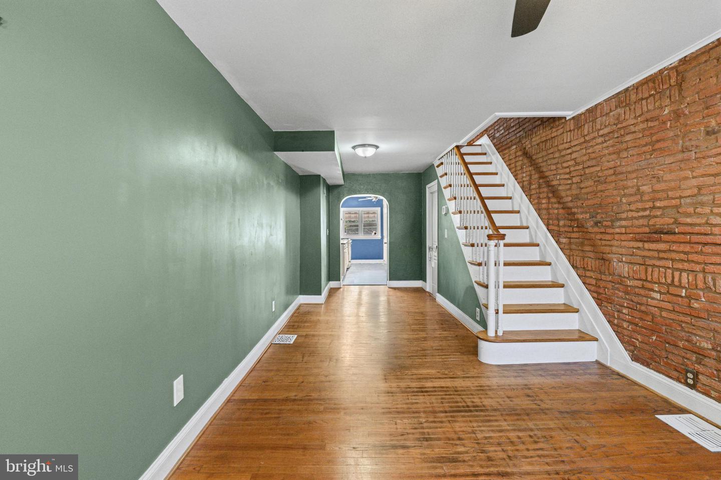 1456 Andre St Property Photo 4
