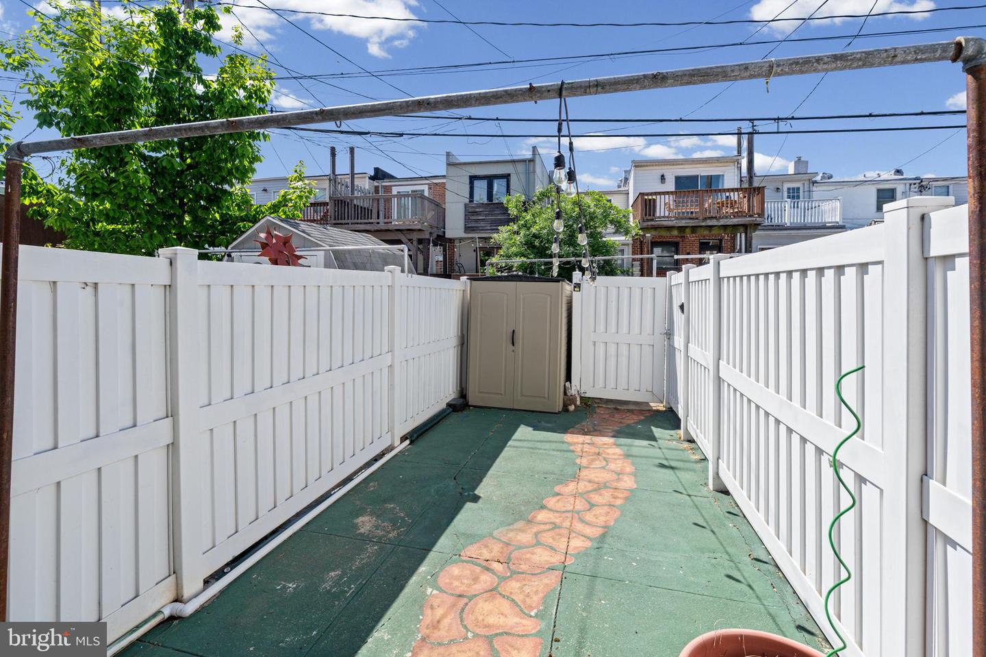 1456 Andre St Property Photo 23