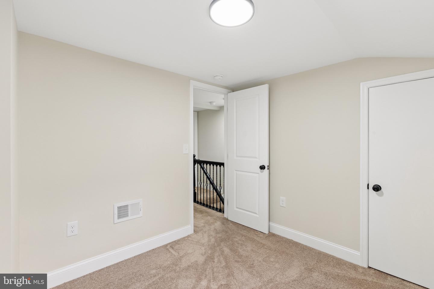 1902 Bank St Property Photo 32