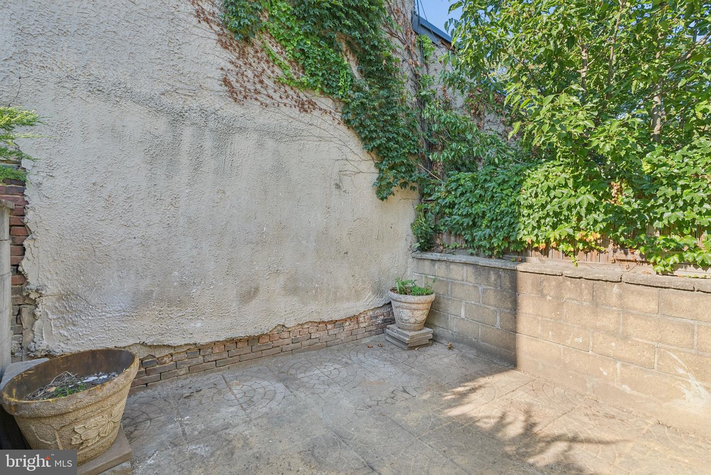 1902 Bank St Property Photo 34
