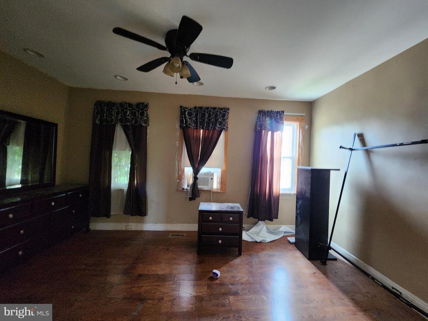 2745 Baker St Property Photo 19