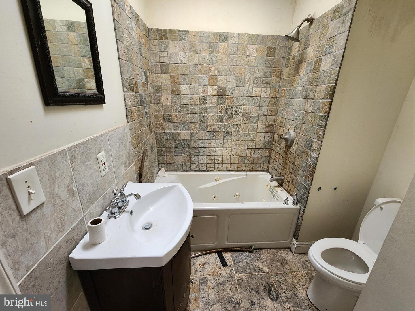 2745 Baker St Property Photo 20
