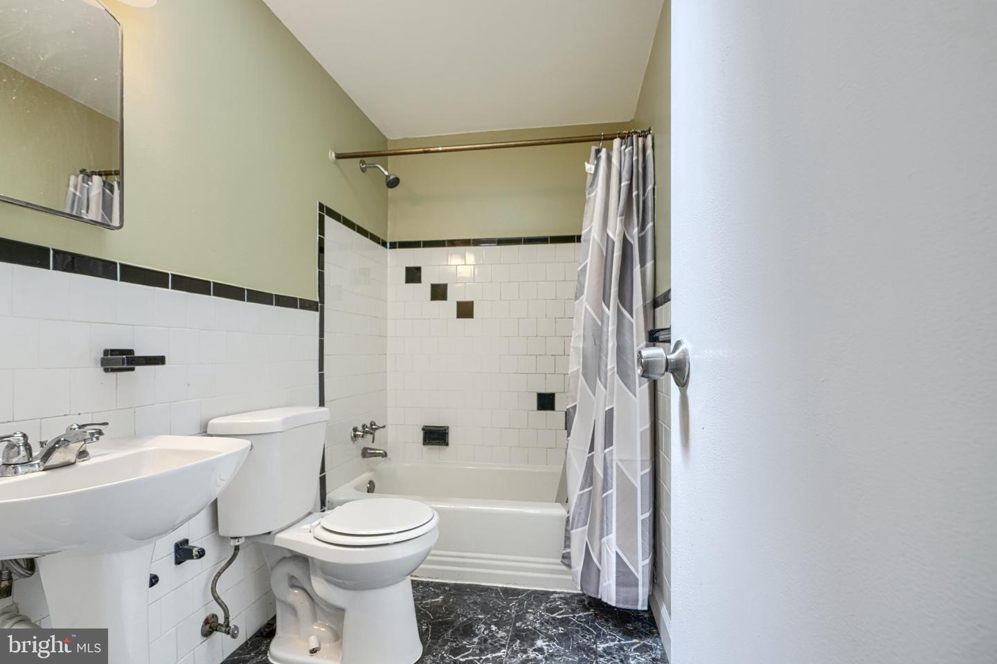 5649 Kavon Ave Property Photo 26