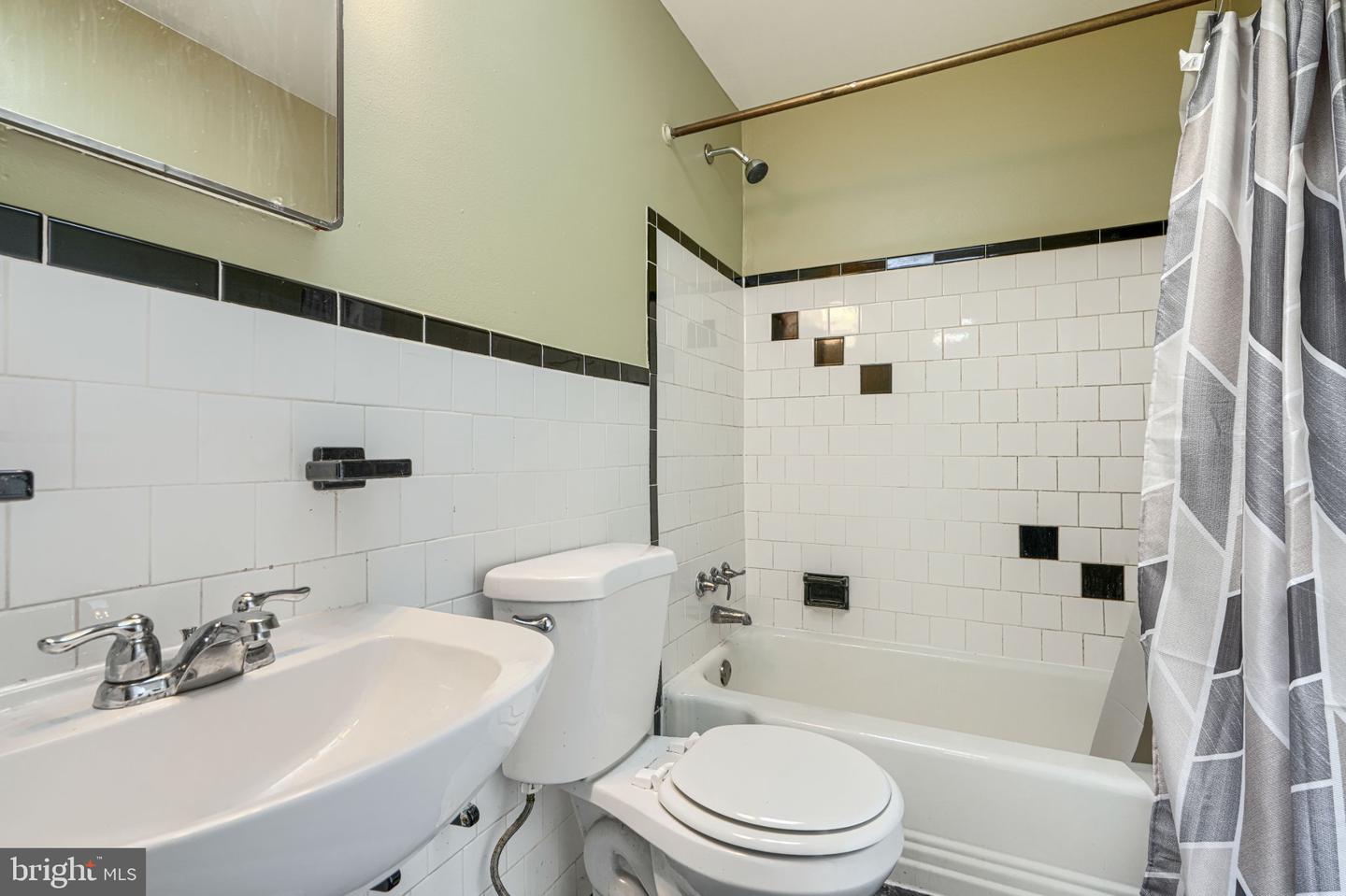 5649 Kavon Ave Property Photo 27