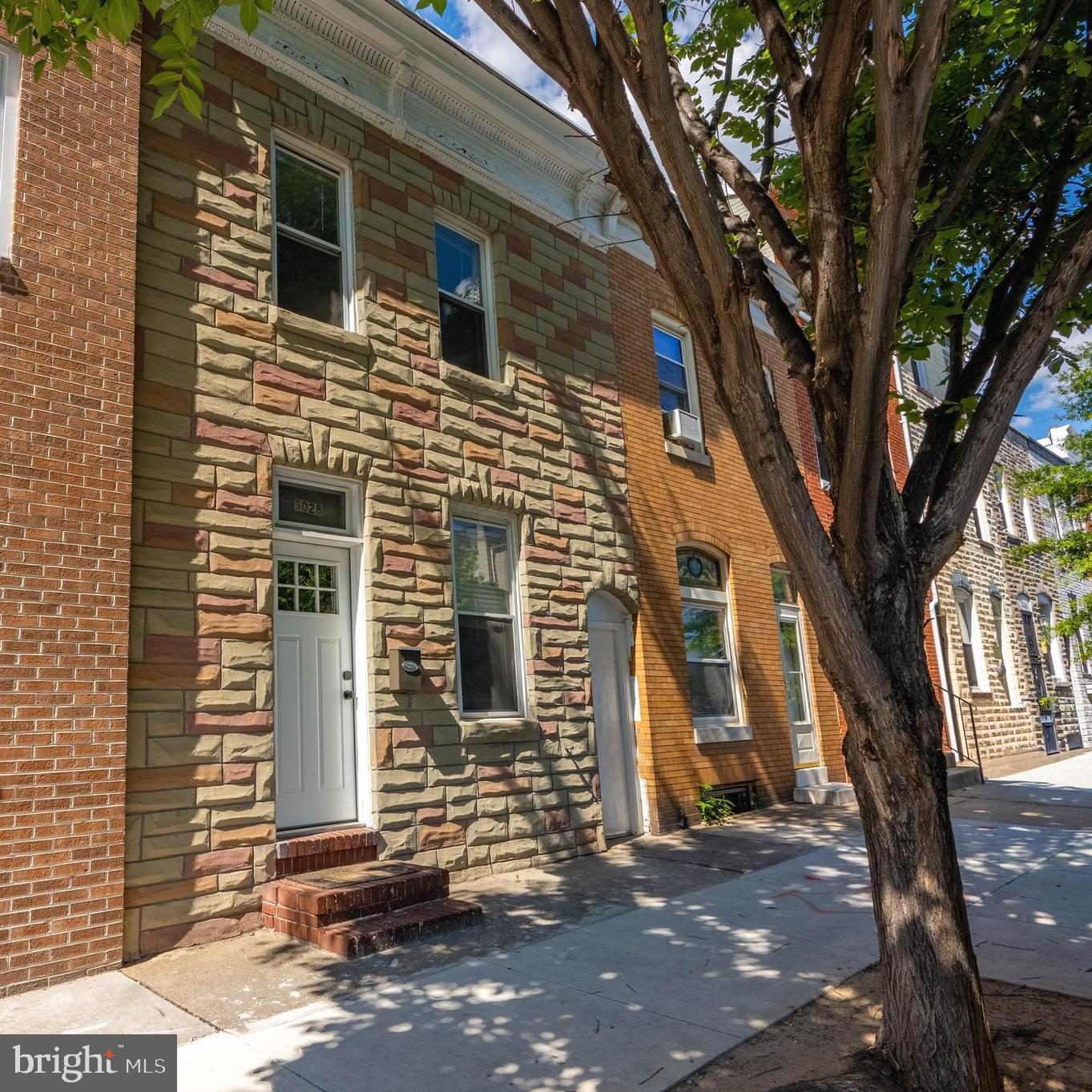 3028 HUDSON ST Property Photo 1