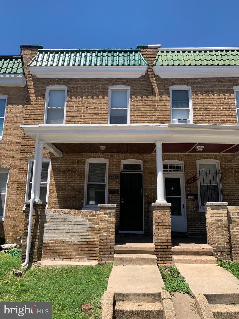 2516 BARCLAY ST Property Photo 1